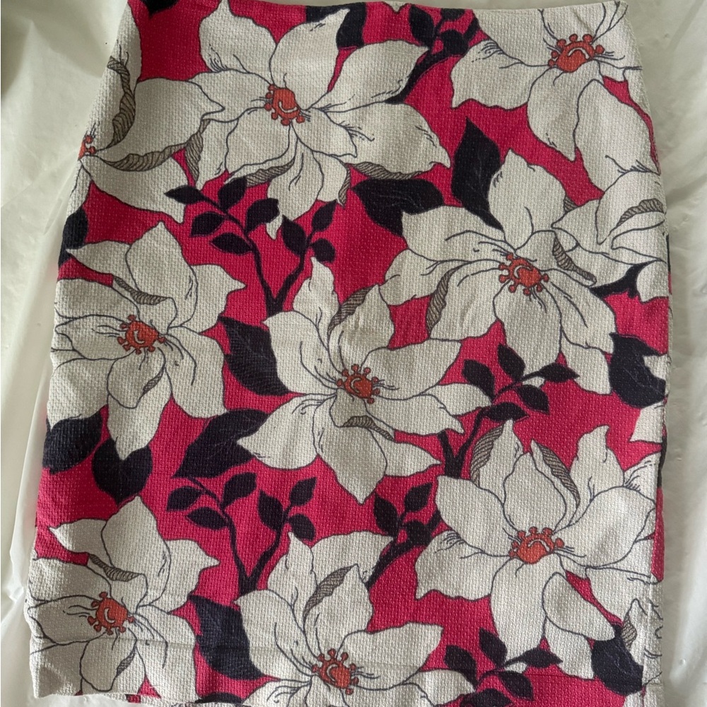Ann Taylor Hibiscus Floral Pencil Skirt in Pink Blue and White
